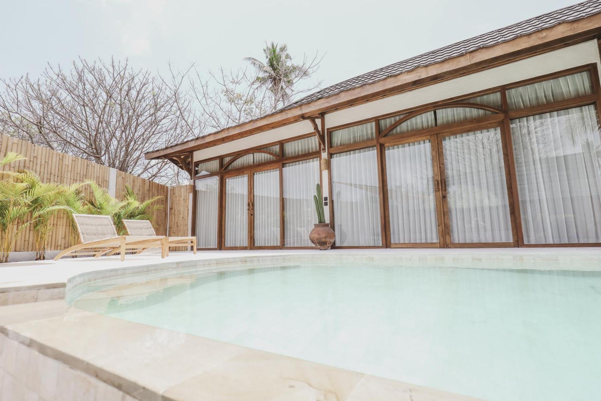 Kalyana Villa Gili Islands Exterior photo